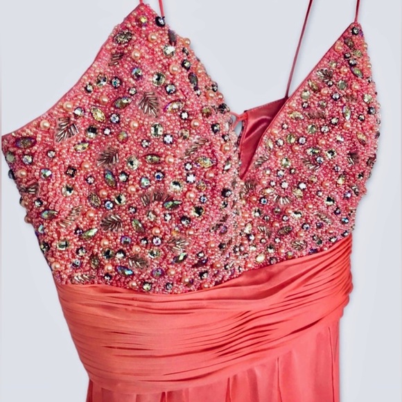 Dave & Johnny Chiffon Embellished Bodice Beaded Red/Orange Mini Dress. CL3 - Picture 4 of 10